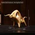 Modern abstract stier sculptuur in mat goud met geometrisch hol ontwerp voor decoratie - Gouden Stier Sculptuur