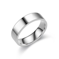 Anello classico da 6mm in acciaio al titanio argento lucido per uomo e donna su fondo bianco - US 5 / Argento