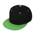 Cappello snapback con corona nera e visiera verde a contrasto con occhielli - Adulto (55-60cm) / Tesa verde con parte superiore nera