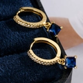 Orecchini a cerchio dorati con zirconi e pendenti quadrati in cristallo blu - Oro/Gemma Blu