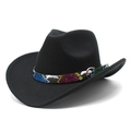 Detail eines schwarzen Filz-Cowboyhutes mit buntem Schlangenband und Gold-Schnalle - M (56-58cm) / Schwarz