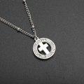 Collana con ciondolo a croce circolare d'argento e zirconi su espositore nero - Croce Traforata / Argento
