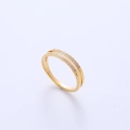Anillo elegante de doble fila dorada con cristales pavé y diseño de acero de titanio - US 5 / Dorado