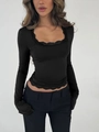Camiseta ajustada negra de manga larga para mujer con encaje elegante y cuello en U - S / Negro