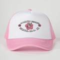 Detailansicht des rosa Blumendrucks und Honolulu-Textes auf einer pink-weißen Trucker-Cap - Rosa