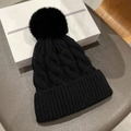 Schwarze Damen Strickmütze für den Winter mit großem Bommel und grober Zopfmuster-Struktur - Einheitsgröße / Schwarz