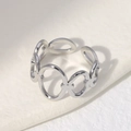 Minimalistischer verstellbarer Edelstahl-Kettenring mit ovalen Gliedern und Kreuz - Ketten-Hohl-Stil / Silber