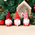 Set di tre gnomi natalizi con cappelli a maglia e barbe di peluche per l'albero - Confezione da 3 / Set con Zirconia Rossa