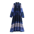 Elegantes marineblaues Chiffon-Maxikleid mit Blumenmuster, langen Ärmeln und Gürtel auf Weiß - XS / Blau