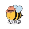 Spilla smaltata ape cartoon con cappello da cowboy e scritta Beehaw, distintivo per insetti - Beehaw (QHXZ2710)