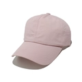Detailopname van de lichtroze honkbalpet met versterkte stiksels op de rand en textuur - M (56-58cm) / Roze