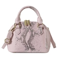 Rosa Handtasche mit Schlangenmuster, goldenen Beschlägen und verstellbarem Schultergurt - Rosa