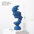 Moderne abstracte gezichtssculptuur van kunsthars in Klein-blauw voor decor - Groot / Klein Blauw