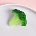 Realistic PVC broccoli food model pendant on a white ceramic plate with a pink background - Broccoli - Model (No Buckle)