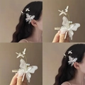 Barrette papillon blanche élégante avec ailes en gaze, cristaux et pampilles fleuries - Pince à Bec de Canard Papillon Blanc (17#) / Une Paire / Blanc