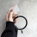 Schwarzes rundes Silikon-Handyband mit transparenter Einlegekarte und Metallanhänger - Schwarz