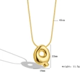 Macro shot of 18k gold plated letter Q bubble pendant with dimensions and weight data - Letter Q