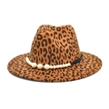 Elegant women's wool felt fedora featuring a stylish leopard print and a pearl beaded band. - M (56-58cm) / Khaki