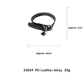 Vue détaillée d'un tour de cou punk en cuir PU noir avec pendentif chat et dimensions - Choker avec Pendentif Patte de Chat X4041