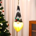 Dettaglio di uno gnomo di Natale con cappello grigio in maglia e luce calda a LED integrata - Stile A (Grigio)