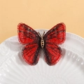 Elegante spilla a farfalla con ricamo sfumato rosso e nero e corpo in metallo dorato - Rosso