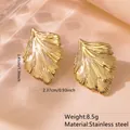 Boucles d'oreilles feuilles dorées en acier inoxydable aux textures botaniques - Boucles d'oreilles texturées nervures de feuilles (FYD6086) / Or