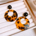 Retro geometric drop earrings with amber tortoiseshell ring and black stud decorative detail - Black Brown Round Resin (72)