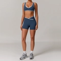 Ensemble de yoga bleu marine à taille haute avec short croisé et rayures blanches - S / Haut Et Bas / Bleu Badge (Brassière + Short)