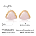 Pendientes triangulares de resina rosa con borde de acero inoxidable dorado hipoalergénico - Rosa (YYE025411-PK)