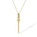 Dettaglio ravvicinato della collana in titanio dorato con ciondolo occhio blu e nappa - Malocchio con Nappine / Oro