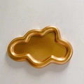 Eleganter goldener Schmuckteller in Wolkenform und Untersetzer aus hochwertigem Metall - Goldener Wolken-Stil