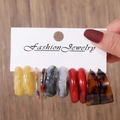 Cinq paires de boucles d'oreilles créoles en résine acrylique colorée sur carte - E0029-1/Lot de 6 Paires/Jaune Gris Rouge Tortue