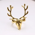 Rond de serviette tête de renne doré avec bois métalliques sur fond blanc - Tête de Cerf Dorée