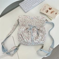 Sac à bandoulière floral en toile avec cordon de serrage et sangle vichy bleue - Rose