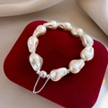 Elegant gold-plated cat eye bracelet with freshwater pearls on a velvet heart box - Baroque Irregular Pearl Magnetic Buckle Style (Silver)