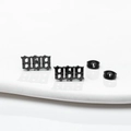 Gotische 888 Glücksengel Nummer Ohrstecker aus schwarz beschichtetem Edelstahl - 888 Schwarz