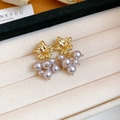 Boucles d'oreilles fleurs dorées avec perles lavande dans un écrin de bijoux vintage - 52# Tige en Argent Or Bouquet de Fleurs Perle Violette