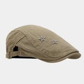 Détail d'une casquette plate kaki avec décorations d'étoiles en strass et sergé - Réglable / Kaki