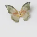 Fermaglio per capelli a farfalla in tulle con ali sfumate verdi e perle bianche - Foglia Morta (Sfumatura Grigio Verde)