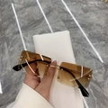Frameless square sunglasses with brown gradient lenses and gold metal temples - Gold Frame Gradient Tea