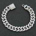 Dettaglio macro del bracciale a maglie cubane argento con chiusura a fibbia con strass - Argento / Bracciale-8 Pollici (circa 20.5cm)