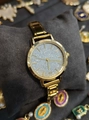 Orologio al quarzo dorato da donna con quadrante glitter argento e dettaglio in strass - Stile Quadrante Bianco Glitter Strass Oro (WT005)
