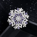 Elegante zilveren en paarse sneeuwvlok broche met kristallen voor damespakken - Zilver met paars kristal