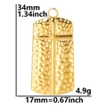 Detail van gouden gehamerde kruishanger met afmetingen van 34 mm hoogte en 17 mm breedte - Alleen Hanger / Goud
