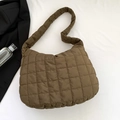 Minimalistische armeegrüne gesteppte Nylon-Schultertasche mit eleganter Rautensteppung - Braun