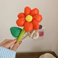 Pince à cheveux fleur orange matelassée avec feuille verte et base beige texturée - Fleur Orange (110#)