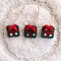 Lot de 3 décorations de Noël en feutre de laine vert forêt avec nœuds rouges à pois - Boîte Cadeau Verte / Ensemble de 3