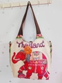 Beigefarbene Ethno-Tasche mit roter Elefanten-Stickerei und Holzknopfverschluss - Stil 57-Beige Thailand Roter Elefant