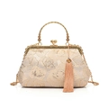 Abendtasche aus champagnerfarbenem Jacquard mit Blumenstickerei und Quasten - Khaki