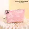 Beauty case rosa in pelle PU con motivo floreale e ciondolo a M in argento lucido - Rosa Piccolo Esagono